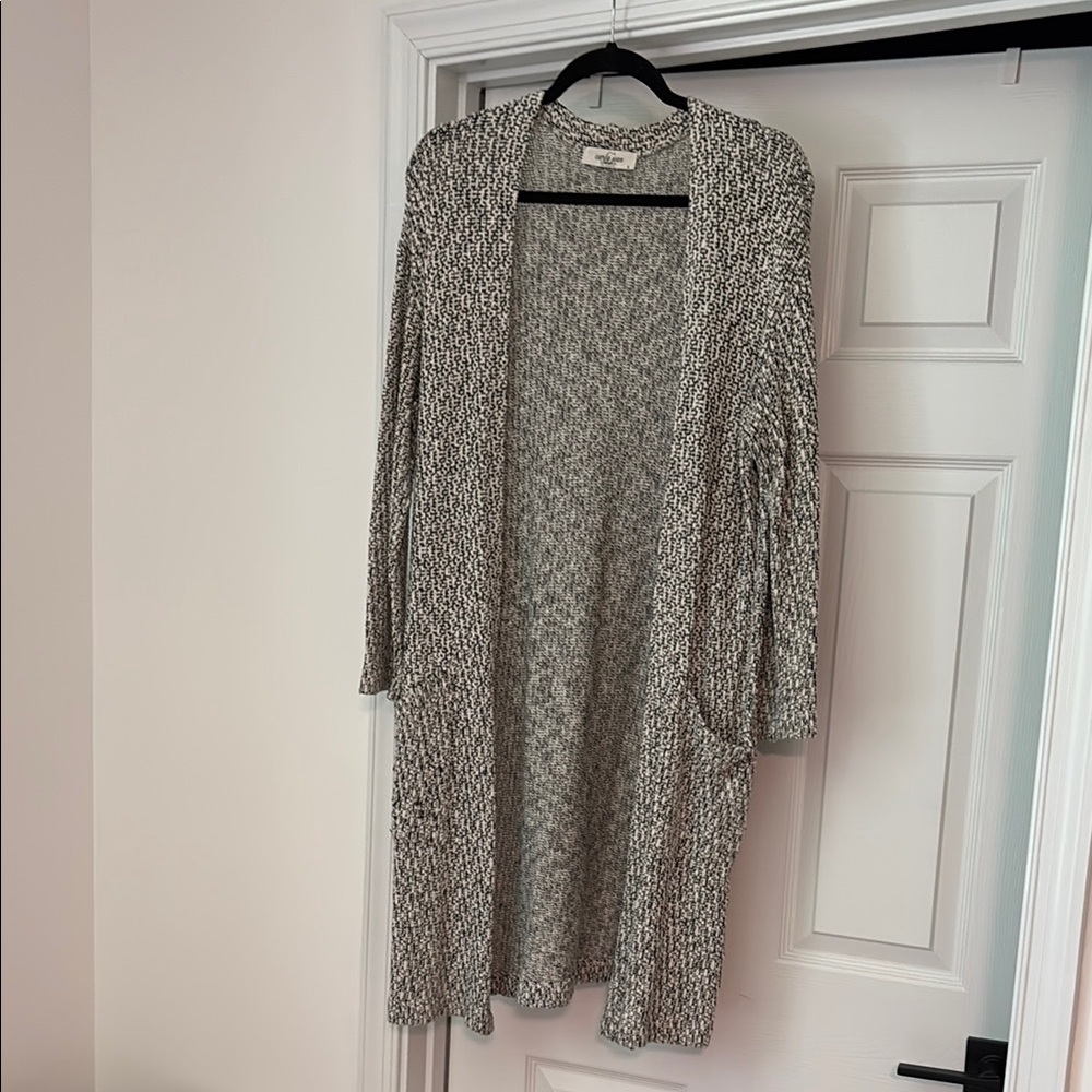 Carly Jean Los Angeles Black and White Knit Sweater
